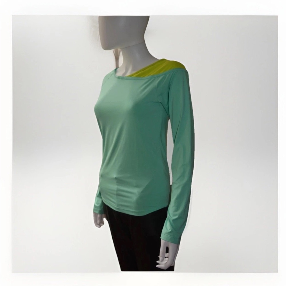 Icon TMG Sports Top Women US Size Medium